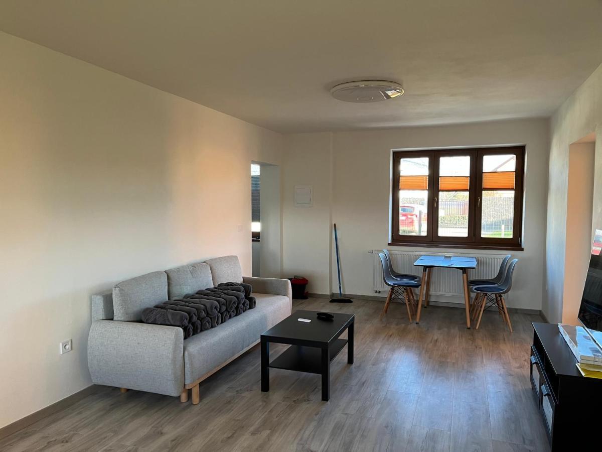 Apartment Golden Prague 78 Vestec  エクステリア 写真