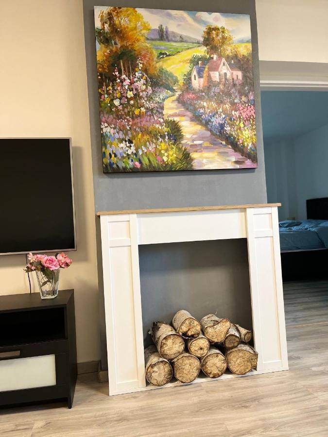 Apartment Golden Prague 78 Vestec  エクステリア 写真