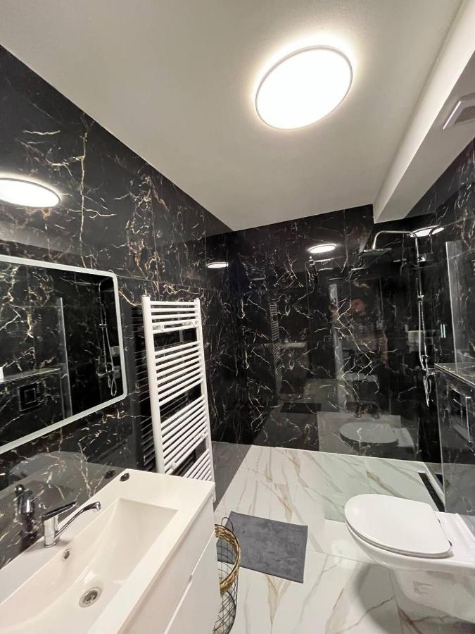 Apartment Golden Prague 78 Vestec  エクステリア 写真