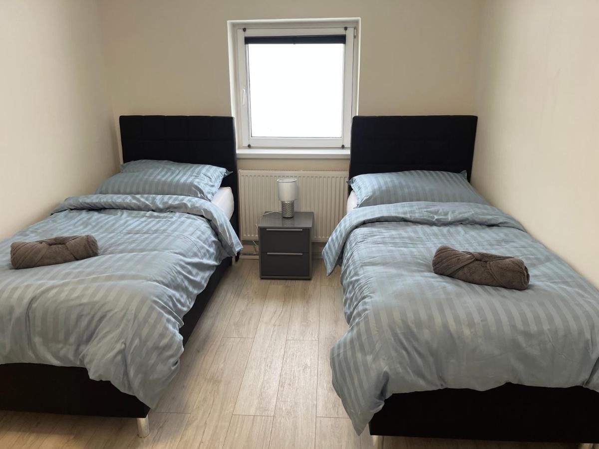 Apartment Golden Prague 78 Vestec  エクステリア 写真