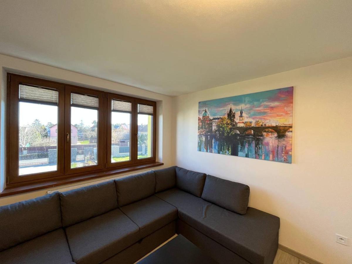Apartment Golden Prague 78 Vestec  エクステリア 写真