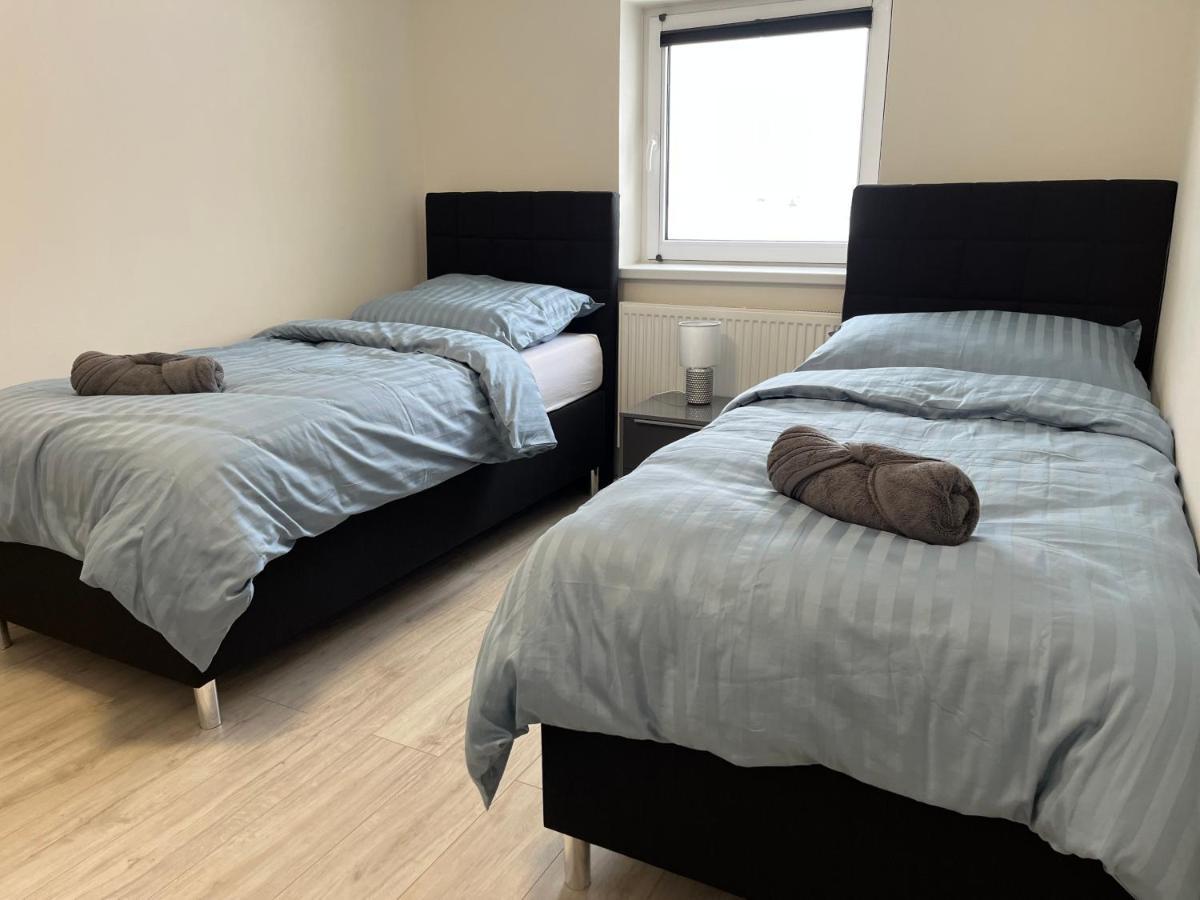 Apartment Golden Prague 78 Vestec  エクステリア 写真