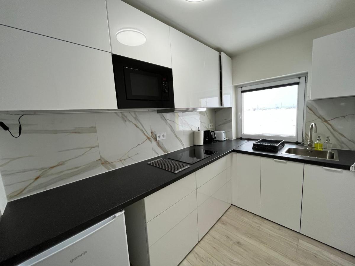 Apartment Golden Prague 78 Vestec  エクステリア 写真