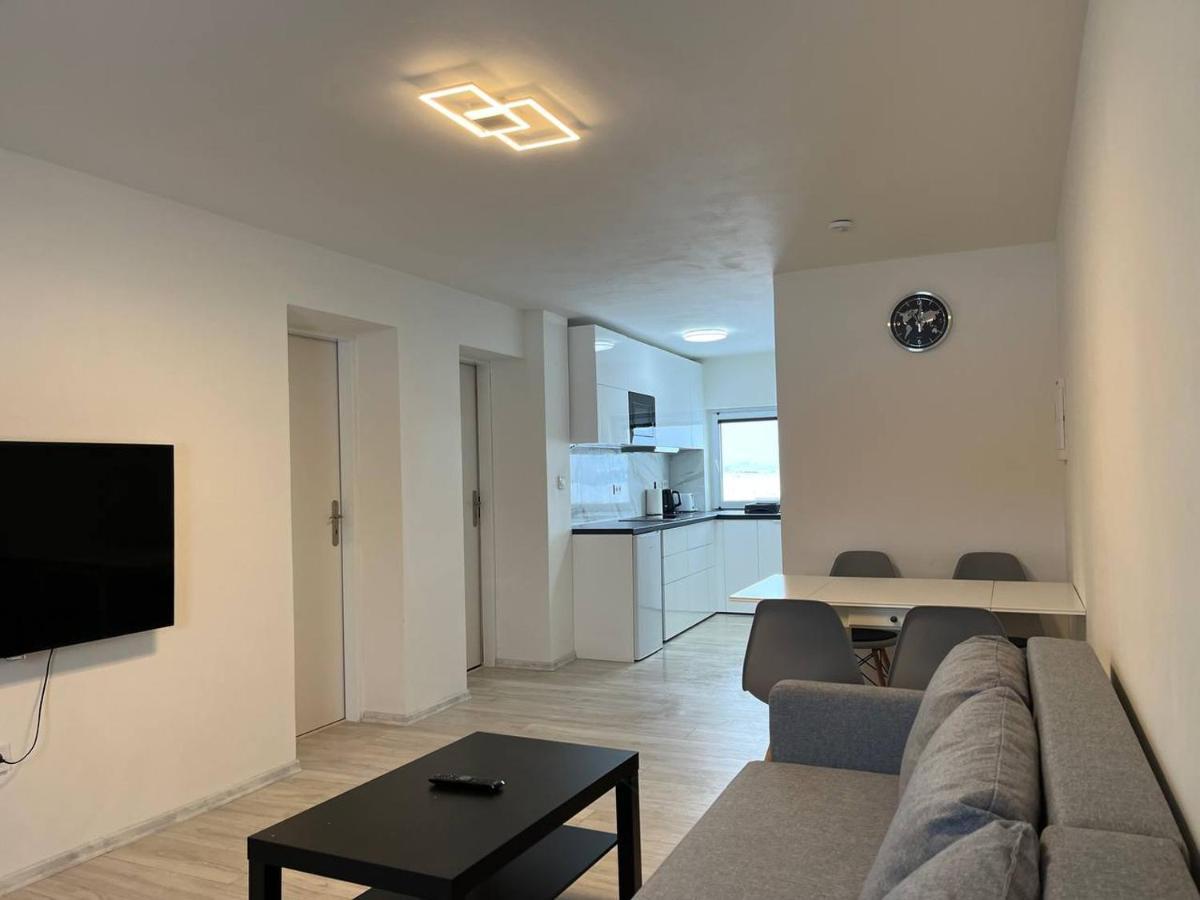 Apartment Golden Prague 78 Vestec  エクステリア 写真