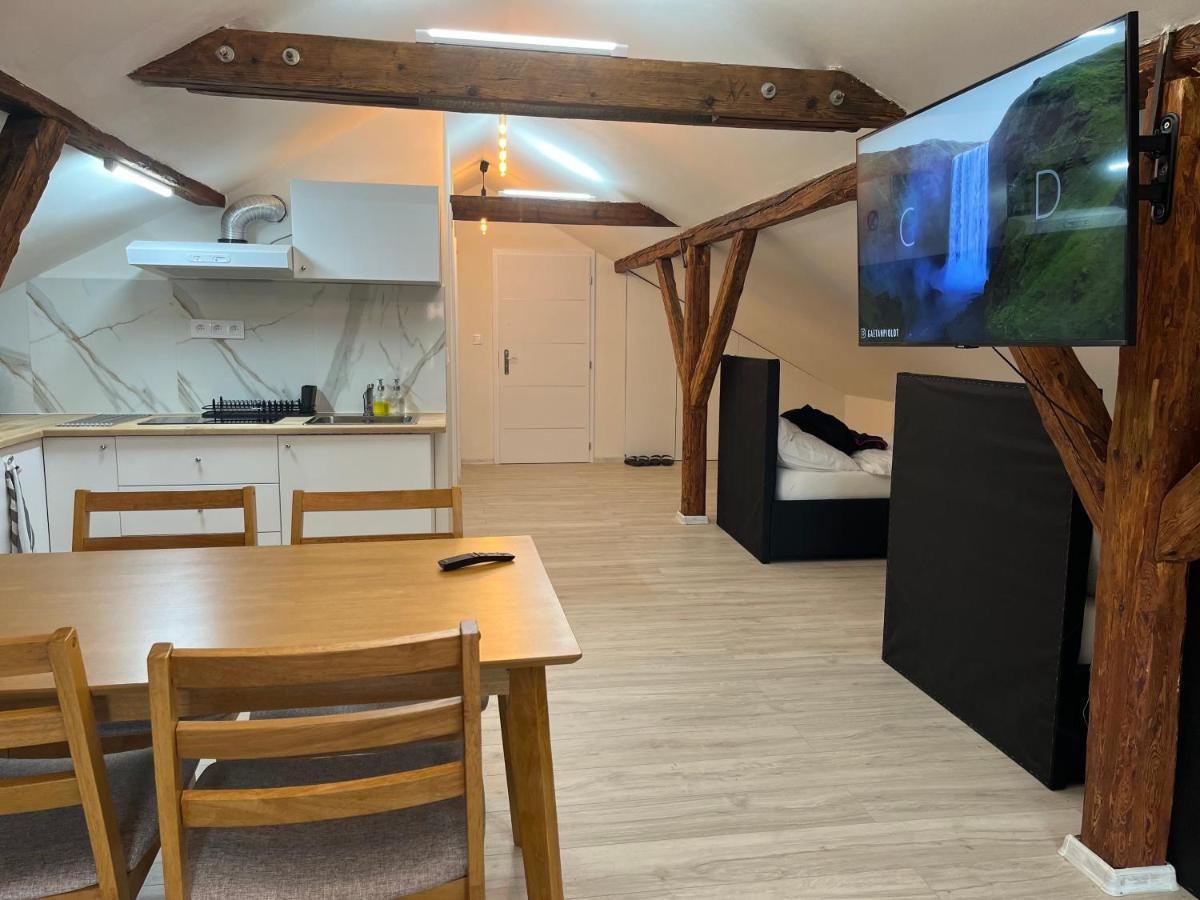 Apartment Golden Prague 78 Vestec  エクステリア 写真