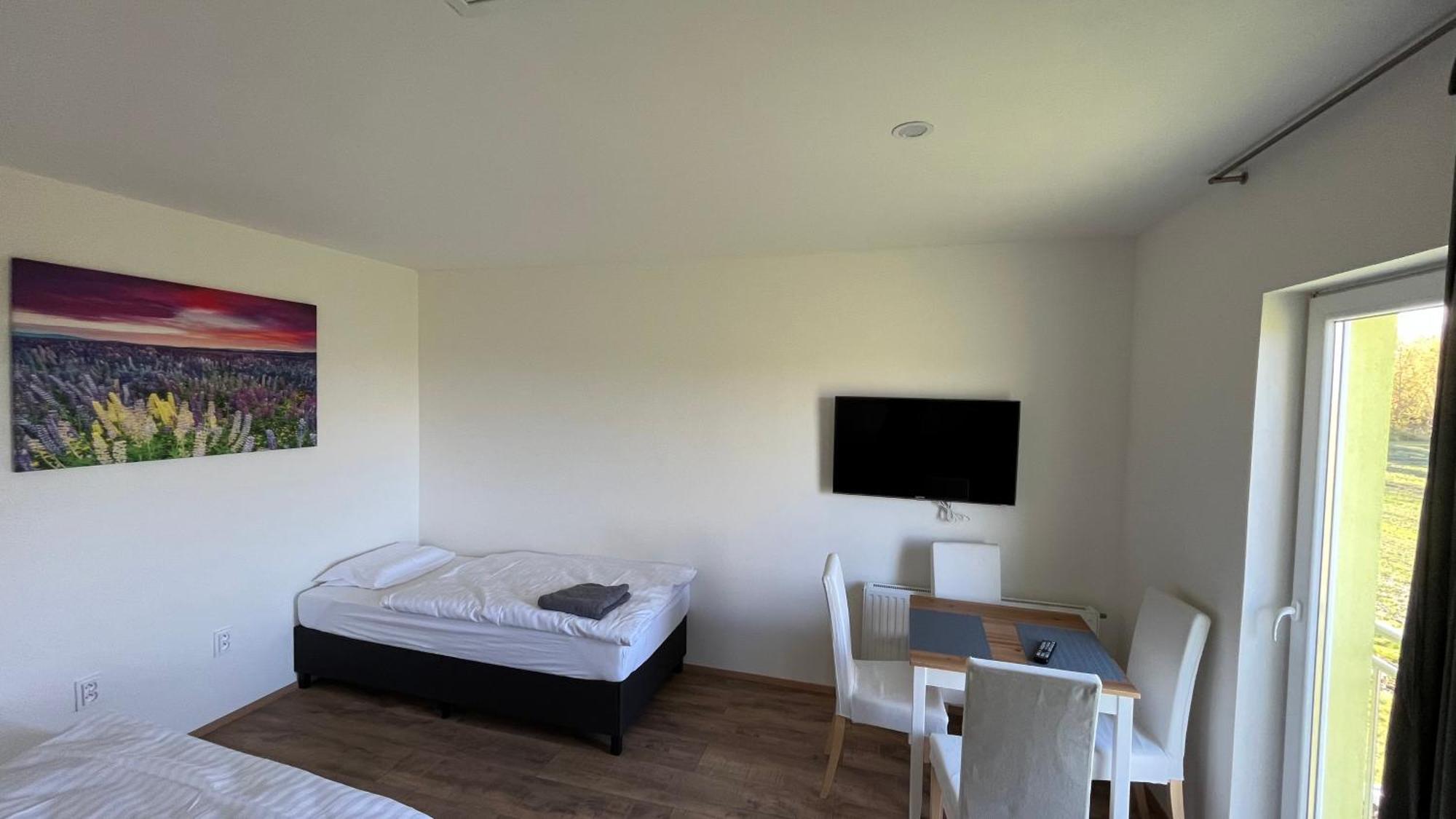 Apartment Golden Prague 78 Vestec  エクステリア 写真