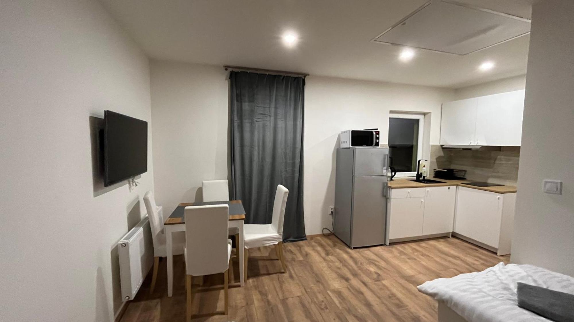 Apartment Golden Prague 78 Vestec  エクステリア 写真