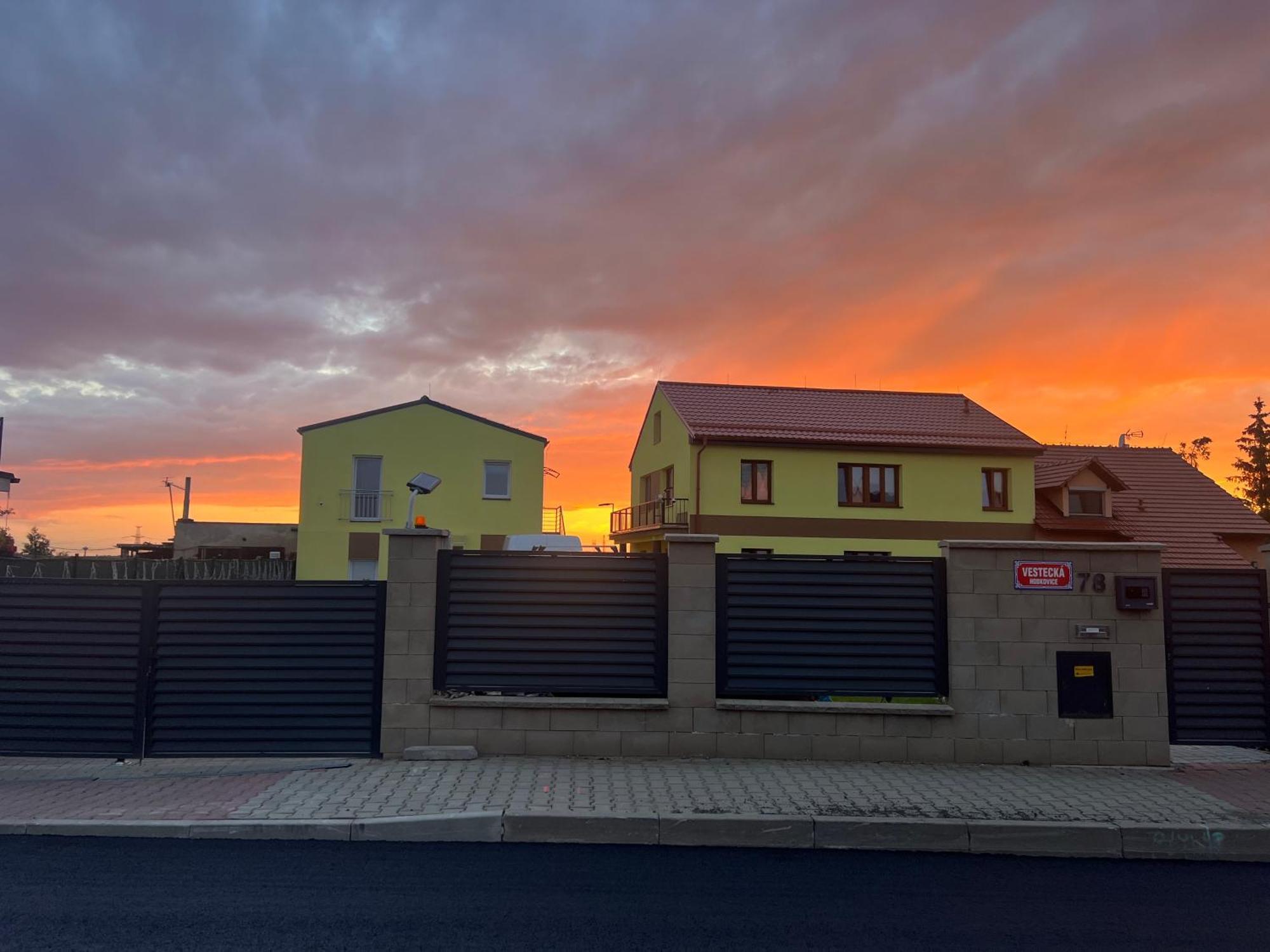 Apartment Golden Prague 78 Vestec  エクステリア 写真